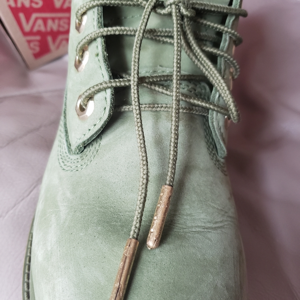 Olive Timbs - Picture 4 of 5